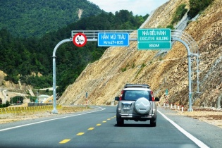 Đầu tư 3.011 tỷ đồng nâng cấp tuyến đường Hồ Chí Minh, đoạn La Sơn - Hoà Liên