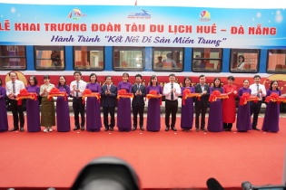 Độc đáo đoàn tàu đường sắt “Kết nối di sản miền Trung” vừa khai trương