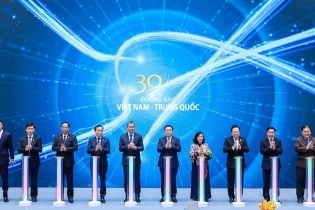 Vietnam Airlines cán mốc chuyến bay thứ 100.000 trên đường bay Việt Nam - Trung Quốc 