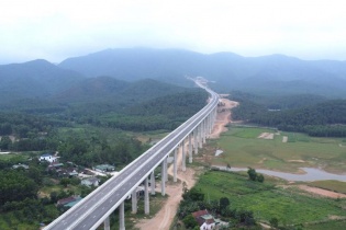 Khai thác có điều kiện 30 km cao tốc Bắc - Nam, Diễn Châu - Bãi Vọt