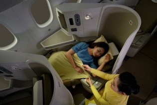 Vietnam Airlines khởi động chiến dịch “Vạn dặm nâng niu” 