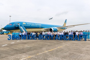 Vietnam Airlines đón thêm siêu máy bay thân rộng Boeing 787-10
