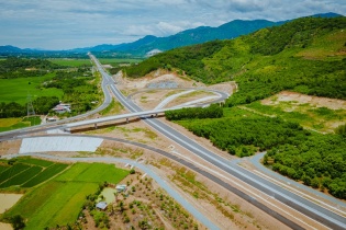 Đề xuất khai thác 68,35 km cao tốc Vân Phong - Nha Trang trước 10/1/2025, vượt tiến độ 12 tháng