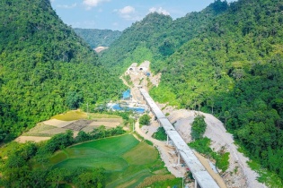 Các nhà thầu dồn lực “vượt nắng, thắng mưa”, quyết thông tuyến cao tốc Đồng Đăng -Trà Lĩnh Các nhà thầu dồn lực “vượt nắng, thắng mưa”, quyết thông tuyến cao tốc Đồng Đăng -Trà Lĩnh