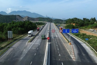 Hé lộ phương án thu phí 13 đoạn cao tốc Bắc - Nam phía Đông từ quý I/2026 Hé lộ phương án thu phí 13 đoạn cao tốc Bắc - Nam phía Đông từ quý I/2026