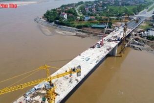 Yêu cầu sớm hoàn thiện thủ tục đưa cầu Phong Châu mới vào khai thác