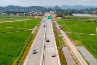 Mở rộng cao tốc Bắc - Nam phía Đông có 4 làn hạn chế lên 6 làn xe