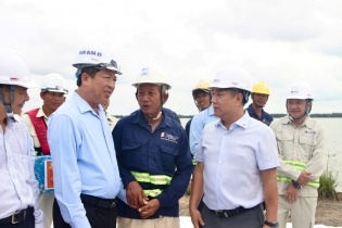 Giữ người lao động bằng cơ hội phát triển, không chỉ bằng tiền lương