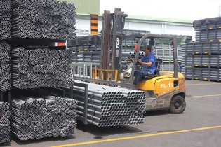 Vốn trong nước đầu tư vào Bình Dương vượt cả FDI 