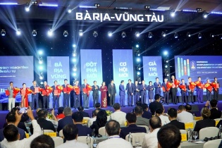 Bà Rịa - Vũng Tàu trao giấy chứng nhận đầu tư cho 15 dự án 