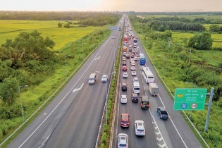 Phối hợp thiếu chặt chẽ khiến ùn tắc giao thông kéo dài tại TP.HCM