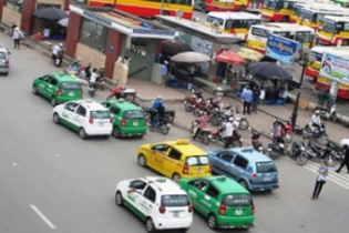 Tăng giá cước taxi: Nhỏ muốn tăng, lớn dè dặt