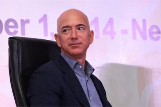 CEO của Amazon vào top 5 tỷ phú thế giới