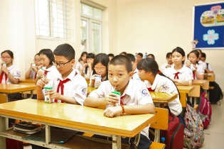 Chương trình Sữa học đường giúp cải thiện việc thiếu vi chất dinh dưỡng ở trẻ em