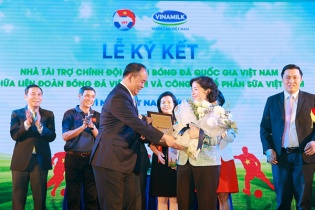Vinamilk trở thành nhà tài trợ chính cho các đội tuyển bóng đá quốc gia Việt Nam