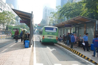 TP.HCM khuyến khích mở các tuyến xe buýt phục vụ đối tượng chính sách