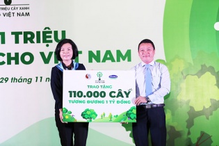 Vinamilk trồng cây xanh góp phần chống biến đổi khí hậu tại Bình Định