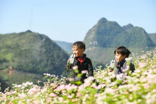 Vinamilk và Quỹ sữa Vươn cao Việt Nam tặng 94.000 ly sữa cho trẻ em Hà Giang 