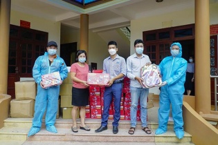 Vinamilk và Quỹ Sữa Vươn Cao Việt Nam đến với trẻ em đang cách ly tại Điện Biên
