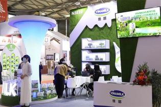 Vinamilk ra mắt sữa tươi organic “tiêu chuẩn kép” tại Triển lãm quốc tế hàng đầu Thượng Hải