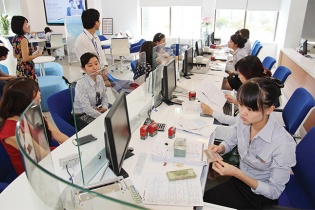 Nhân sự ngân hàng trong bão M&A