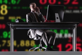 Nhân sự công ty chứng khoán biến động theo… Index