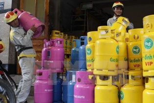 Giá gas tăng nhẹ 1.500 đồng/bình 12kg từ hôm nay