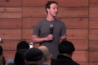 Mark Zuckerberg khuyến khích để trẻ em thoải mái chơi điện tử