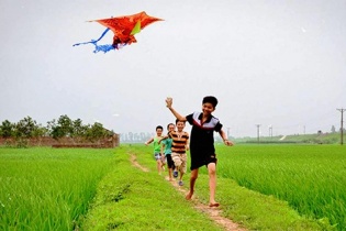 Có nên cho con về quê nghỉ hè?