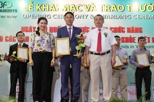 Amway Việt Nam giành được 3 giải thưởng Sản Phẩm Vàng Vì Sức Khỏe Cộng Đồng 2015