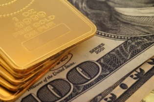 Ngày 5/6: Vàng giảm sâu, USD đứng giá
