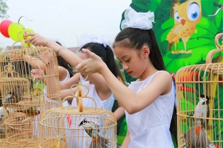 Cư dân Vinhomes Riverside chung tay bảo vệ môi trường sống