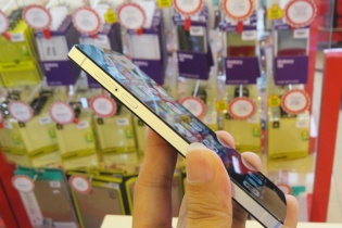 Hé lộ nguyên nhân Bkav thu hồi Bphone khỏi FPT Shop sau 3 ngày ra mắt