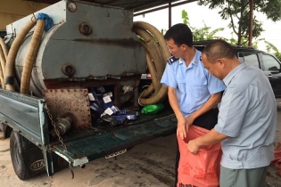 17.460 bao thuốc lá lậu giấu trong xe hút bể phốt