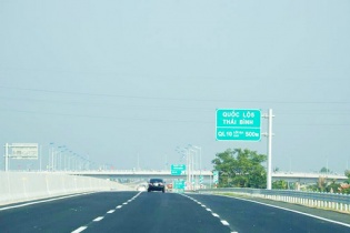 Cao tốc Hà Nội - Hải Phòng sẽ dừng khai thác 7 giờ để chỉnh sửa biển báo