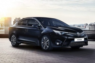 Toyota Avensis 2016 trình làng, giá từ 28.100 USD