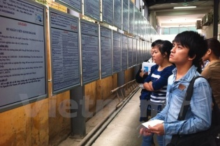 Năm 2016, lương tối thiểu vùng tăng thêm 10% hay 15%? 