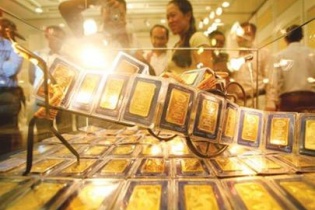 Giá vàng giảm mạnh đầu tuần