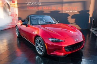 Xế sang Mazda MX-5 Miata 2016 bắt đầu nhận đơn hàng