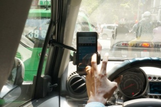 Các hãng taxi đồng loạt tẩy chay GrabTaxi