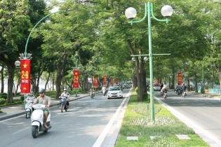 Thủ đô Hà Nội rực rỡ cờ hoa chào mừng ngày Quốc khánh