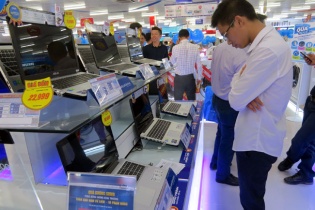Có nên mua smartphone, laptop trả góp ưu đãi lãi suất 0%?