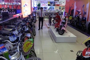 Bán lẻ điện máy: "Đường đua sinh tử"