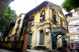 Những căn biệt thự trăm tuổi "gồng mình" qua năm tháng