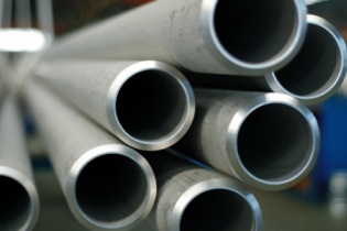 Tôn thép chật vật với chống bán phá giá