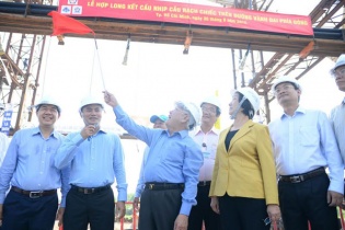 Hợp long cầu Rạch Chiếc trên đường vành đai phía Đông TP.HCM