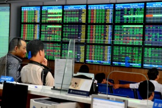 Thị trường chứng khoán: Sức bật từ TPP