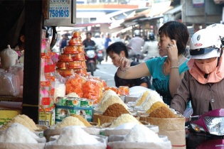 Khi nhà gần chợ!