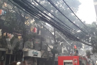 Hà Nội: Cháy căn hộ tập thể cũ trên phố Trần Quốc Toản