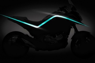 Honda hé lộ 2 mẫu mô tô sẽ ra mắt tại Tokyo Motor Show 2015